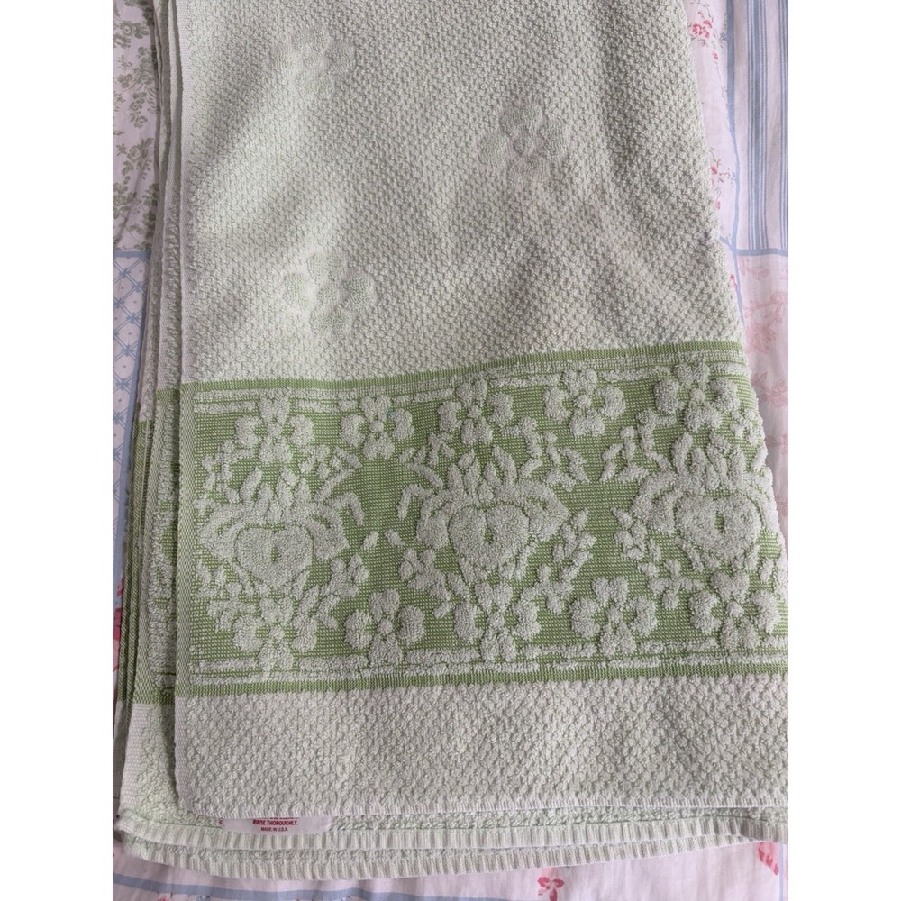 VTG MCM Bath Towel Sears Monticello Green Sculpted Flowers Flower Power
